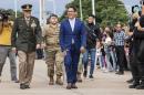 Malvinas: Emotivo desfile para rememorar los 40 aos de la guerra