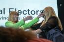 Entrega de diplomas a autoridades electas