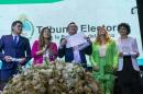 Entrega de diplomas a autoridades electas