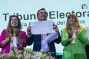 Entrega de diplomas a autoridades electas