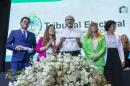 Entrega de diplomas a autoridades electas