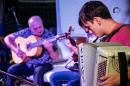 Rudi Flores "entre amigos" en el Cl Cultural