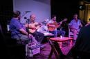 Rudi Flores "entre amigos" en el Cl Cultural