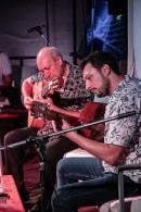 Rudi Flores "entre amigos" en el Cl Cultural