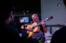Rudi Flores "entre amigos" en el Cl Cultural