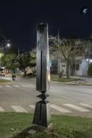 Emplazaron Obelisco y Ritmo Csmico", dos esculturas de la Bienal 2024
