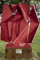 Emplazaron Obelisco y Ritmo Csmico", dos esculturas de la Bienal 2024