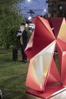 Emplazaron Obelisco y Ritmo Csmico", dos esculturas de la Bienal 2024