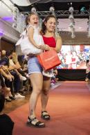 MUCHAS present Arte y Moda solidaria